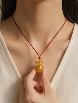 "Zen Aura" 24K Gold Filigree Blessing Bag Pendant | Openable | Agarwood Diffuser