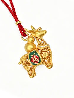 "Sacred Deer" Openable Filigree Pendant | 24K Gold-Plated | Agarwood Diffuser